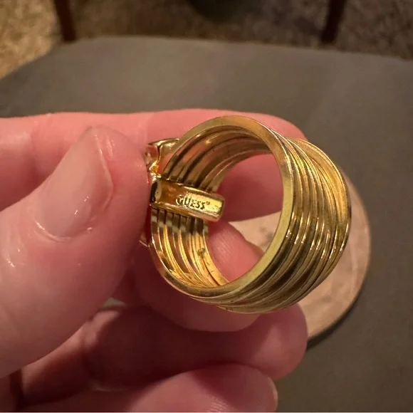 Guess iridescent Purple Crystal Ring size 6 - Picture 8 of 9